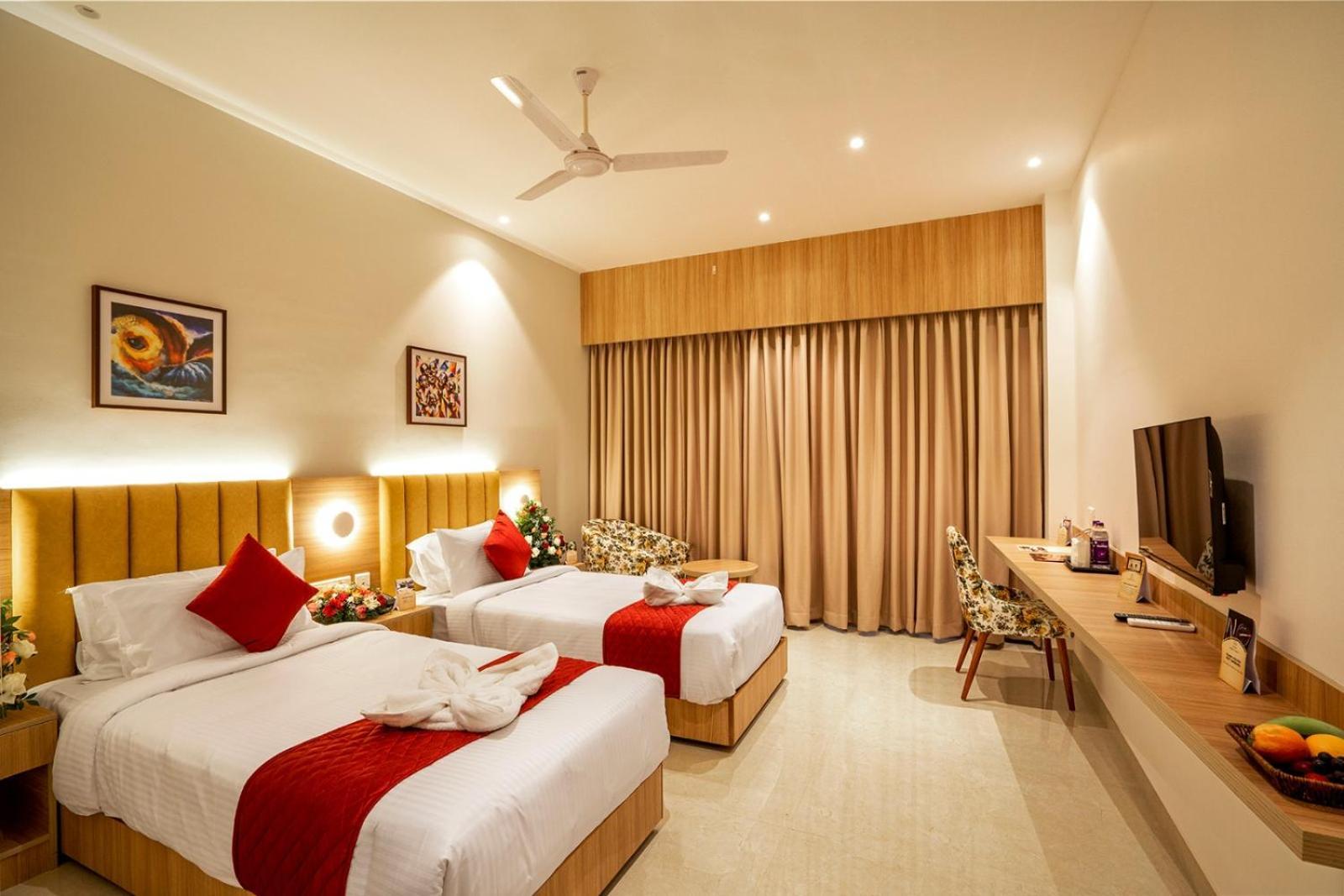 Hotel Grand Avenue Pambadi Exterior photo