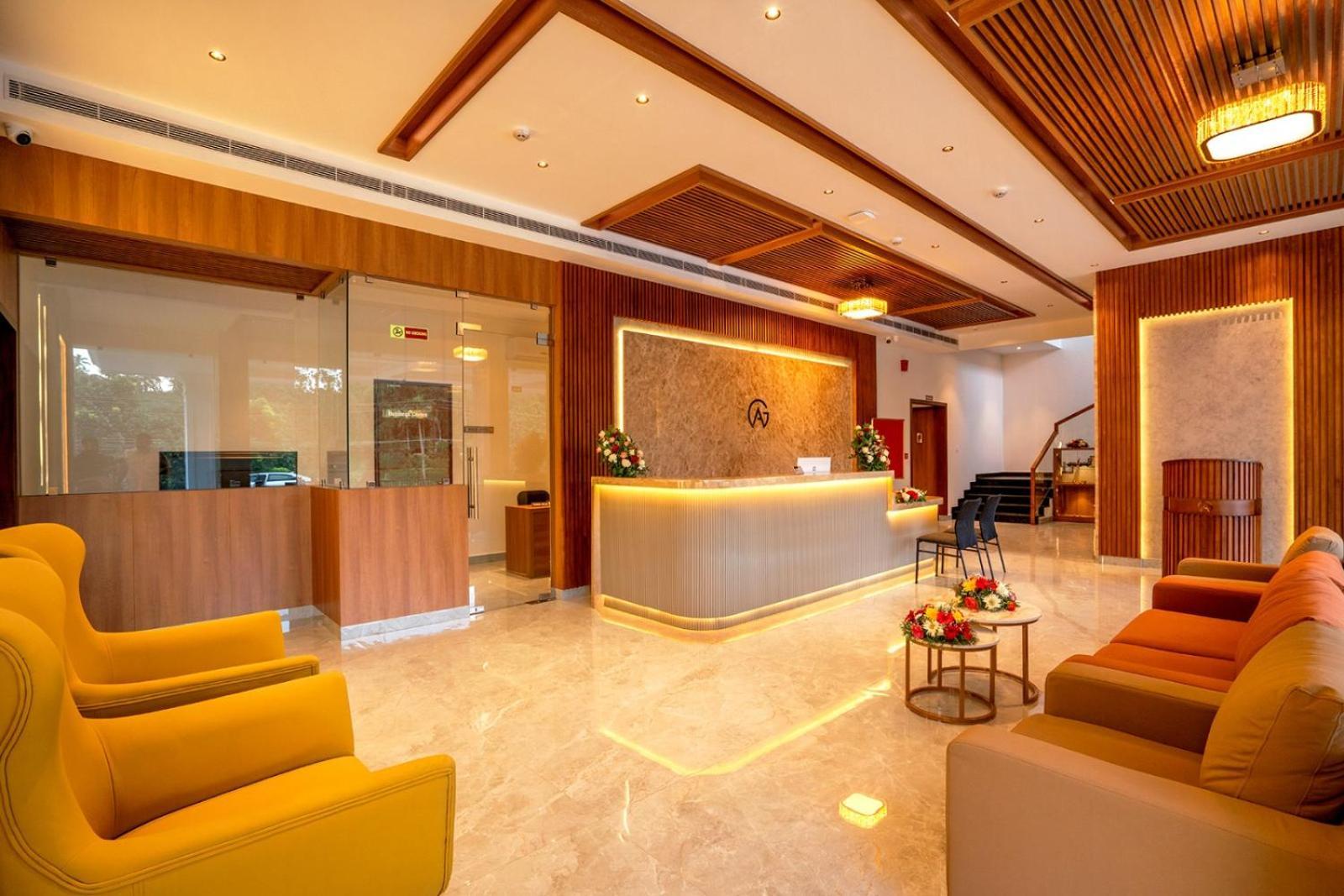 Hotel Grand Avenue Pambadi Exterior photo